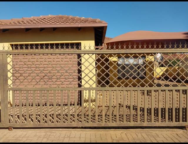 3 BEDROOM HOUSE FOR SALE IN SOSHANGUVE VV